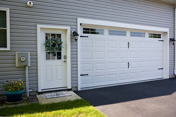 24/7 Emergency Garage Door Panel Replacement experts in Melwood, MD